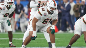 New York selecciona a Francis Mauigoa, offensive tackle proveniente de Miami, con la décima selección del draft.   El liniero destaca por su tamaño
