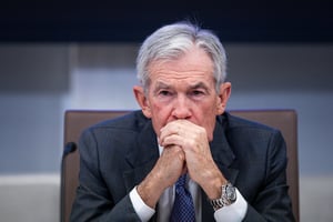 Jerome Powell preside su última reunión como jefe de la Fed en medio de persistentes presiones inflacionarias que mantienen en vilo a los mercados.