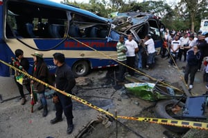 Explosión con cilindro bomba en la Vía Panamericana, Cauca, dejó 19 civiles muertos y más de 48 heridos, según autoridades colombianas.  Un atentado
