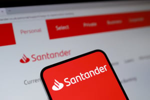 Usuarios de Santander reportaron fallas en la aplicación bancaria este día, afectando operaciones y accesos en plena quincena, según datos