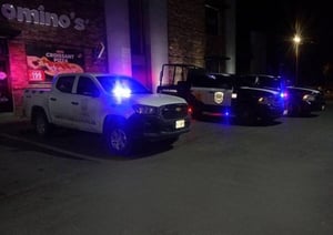   Autoridades municipales colocaron sellos de clausura al restaurante bar MK, ubicado en Plaza Punto Tec, en Piedras Negras, luego