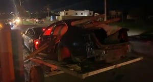   Un aparatoso accidente vial se registró sobre Prolongación República, en Piedras Negras, a la altura del Teatro de la Ciudad, luego de que un remolque