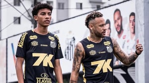 Un altercado entre Neymar y Robinho Jr. durante un entrenamiento del Santos generó tensión interna, tras una jugada que provocó reacción