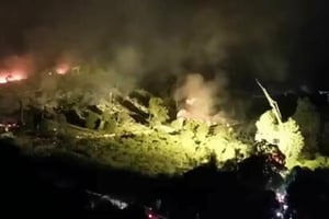 Explosión en fábrica de fuegos artificiales en Hunan, China, deja 21 muertos y 61 heridos; autoridades investigan causas del siniestro ocurrido en Liuyang.