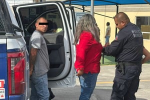 Operativo sorpresa evita saqueo en negocio de tráileres.  Lo que aparentaba ser un movimiento silencioso durante la tarde de ayer, terminó convertido