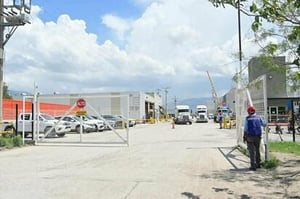 La empresa contempla la contratación de entre 100 vacantes enfocadas principalmente en soldadores, cifra que podría incrementarse conforme avancen