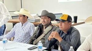 Ganaderos y autoridades evalúan acciones tras primer caso y refuerzan prevención en la región  Ganaderos de la región centro se reunieron este martes