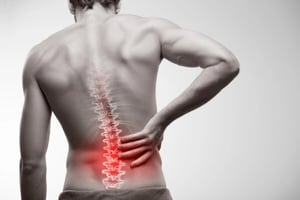 La hernia de disco es una de las afecciones más comunes del sistema musculoesquelético, especialmente en personas de entre 30 y 50 años.  El dolor lumbar