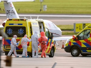 El brote de hantavirus identificado en el crucero de lujo MV Hondius provocó una amplia respuesta sanitaria internacional en la que participan