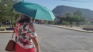 Especialistas recomiendan evitar exposición prolongada al sol para prevenir enfermedades y daños severos en la piel.  Ante las altas temperaturas que continúan
