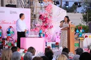 Miles de familias participaron en el festejo del Día de las Madres organizado por el Gobierno Municipal de San Juan de Sabinas en Nueva Rosita.  El Gobierno
