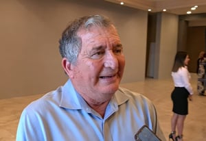 La salida de Morris Libson de la Mesa Directiva del Distrito Escolar de Eagle Pass fue acompañada de un mensaje dirigido a la comunidad, en