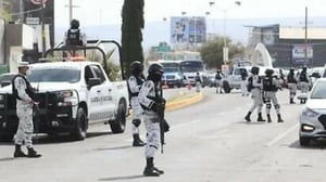Un enfrentamiento armado entre elementos de la Guardia Nacional y civiles dejó cuatro personas lesionadas en la colonia Sacramento de Gómez Palacio.