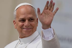 El papa León XIV advirtió que la inteligencia artificial puede fomentar polarización y violencia, e instó a priorizar relaciones humanas frente a sistemas