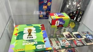 La fiebre del álbum Panini del Mundial 2026 en Saltillo ha generado desabasto en tiendas, intercambios masivos y reventa entre coleccionistas de todas