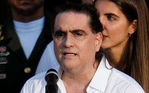 Venezuela deportó a Alex Saab a Estados Unidos por presuntos delitos, según el SAIME, en un proceso migratorio ejecutado este sábado bajo normativa legal.