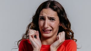 Cada vez más especialistas en salud mental señalan que muchas personas experimentan ansiedad, estrés o desgaste emocional sin reconocer que podrían