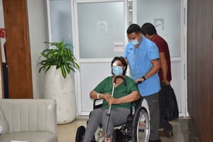 En Torreón inició la jornada de cirugías de cataratas del programa “Tú También Puedes Ver y Escuchar”, con la atención de 59 personas en el Hospital Andalucía