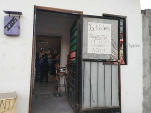 En diversas colonias de la ciudad, los pequeños establecimientos ya operan con terminales bancarias y plataformas digitales para facilitar operaciones rápidas