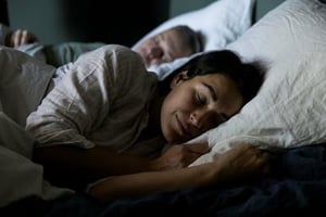 La cantidad de horas que se duerme cada noche podría influir mucho más de lo que se pensaba en la salud del cuerpo.  Un estudio internacional reciente reveló