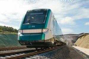 La Comisión Nacional de Energía autorizó al Tren Maya transportar diésel durante 15 años mediante auto-tanques y semirremolques bajo regulación oficial.