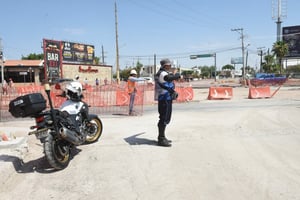 Se implementaron ajustes a la circulación en el Sistema Vial Abastos–Independencia en Torreón, debido a trabajos extraordinarios, informó la Dirección