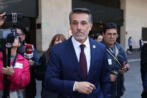 Morena confirmó la expulsión política de Sergio Mayer tras su renuncia al partido y lo dejó fuera de futuros procesos internos de selección.  El diputado