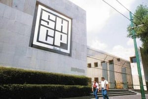 La Secretaría de Hacienda defendió la estabilidad de las finanzas públicas tras el ajuste de Moody’s, asegurando que México mantiene grado de inversión