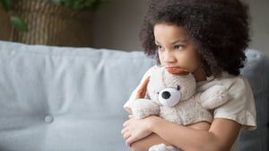 Un estudio sugiere que las experiencias traumáticas durante la infancia pueden incrementar la probabilidad de que un niño desarrolle obesidad.