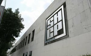 Especialistas financieros advirtieron que el recorte de Moody’s refleja mayor vulnerabilidad económica y riesgos fiscales para México ante bajo crecimiento