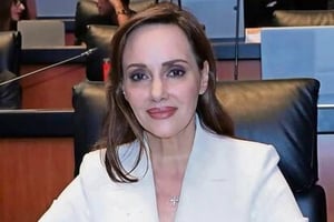 La senadora Lilly Téllez difundió un video en el Senado para cuestionar la ausencia del legislador morenista Enrique Inzunza tras señalamientos de Estados