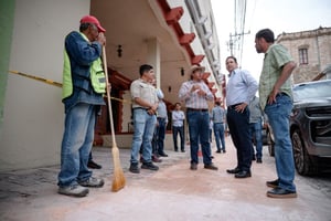 El objetivo ofrecer espacios más seguros y accesibles para residentes, comerciantes y visitantes.  El alcalde Javier Díaz González supervisó los trabajos