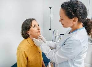 El IMSS en Coahuila exhorta a la población a conocer la importancia de la tiroides y detectar a tiempo alteraciones hormonales que afectan la salud.
