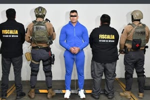 David Mendoza Díaz, “El Deivid”, presunto líder de “La Chokiza”, fue ingresado al penal de Ecatepec tras ser detenido en el AICM por secuestro exprés.  David