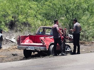 Cierran circulación y movilizan cuerpos de auxilio de cuatro municipios.  El libramiento de Allende sobre la carretera federal 57 se convirtió en escenario