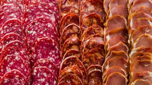 Los riñones son órganos pequeños, del tamaño de un puño y con forma de frijol, que trabajan de manera constante sin descanso. Su función es filtrar la sangre