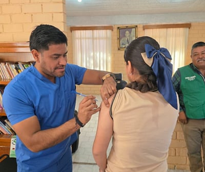 La Secretaría de Salud realiza jornada de vacunación en Juárez y la Presa Don Martín