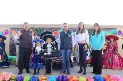 El alcalde de San Juan de Sabinas  reafirma su compromiso con la educación 