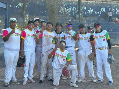 Padres de Fidencio García campeones Liga 'Gilberto Felan Reyes'