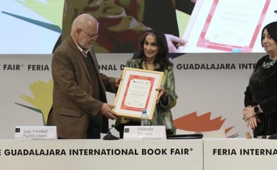 Yolanda Zamora recibe Homenaje Nacional de Periodismo Cultural