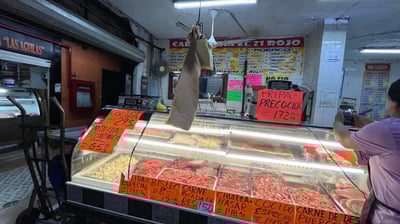 Plaga y cierre fronterizo elevan precio de la carne en México