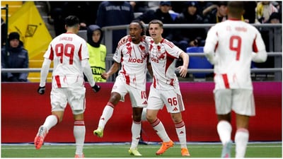 ¡La Champions League a –21 grados! Olympiacos sobrevive al frío extremo y hunde al Kairat