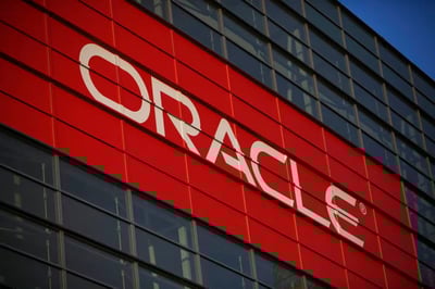 Oracle cae 5% en Wall Street tras retiro de socio clave en centro de datos