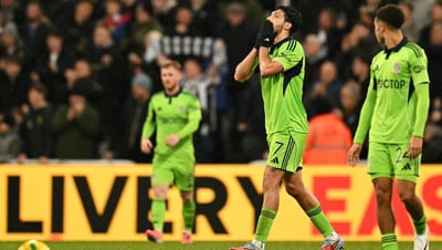 Fulham, con Raúl Jiménez de titular, cae ante Newcastle y queda eliminado de la Carabao Cup