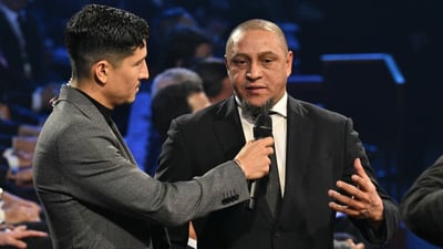 Médicos detectan problema cardíaco y operan a Roberto Carlos
