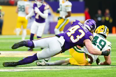 Victoria de Vikings sobre Packers; McCarthy sale por lesión en la mano