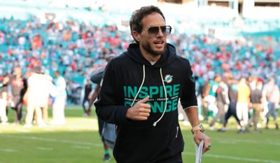 Miami Dolphins despide al entrenador Mike McDaniel tras cuatro temporadas
