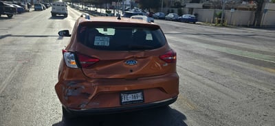 Choque por alcance en el bulevar Madero deja solo daños materiales