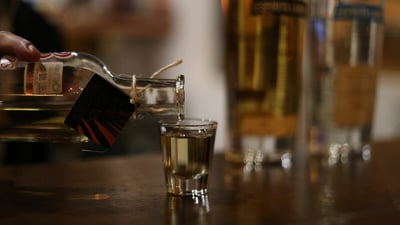 IEPS eleva hasta 300% el precio del mezcal en México