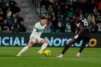 El Elche dilapida su ventaja y cede un empate ante el Sevilla